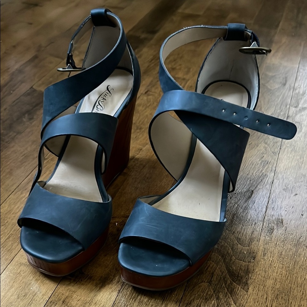 Lucky Brand navy blue wedges